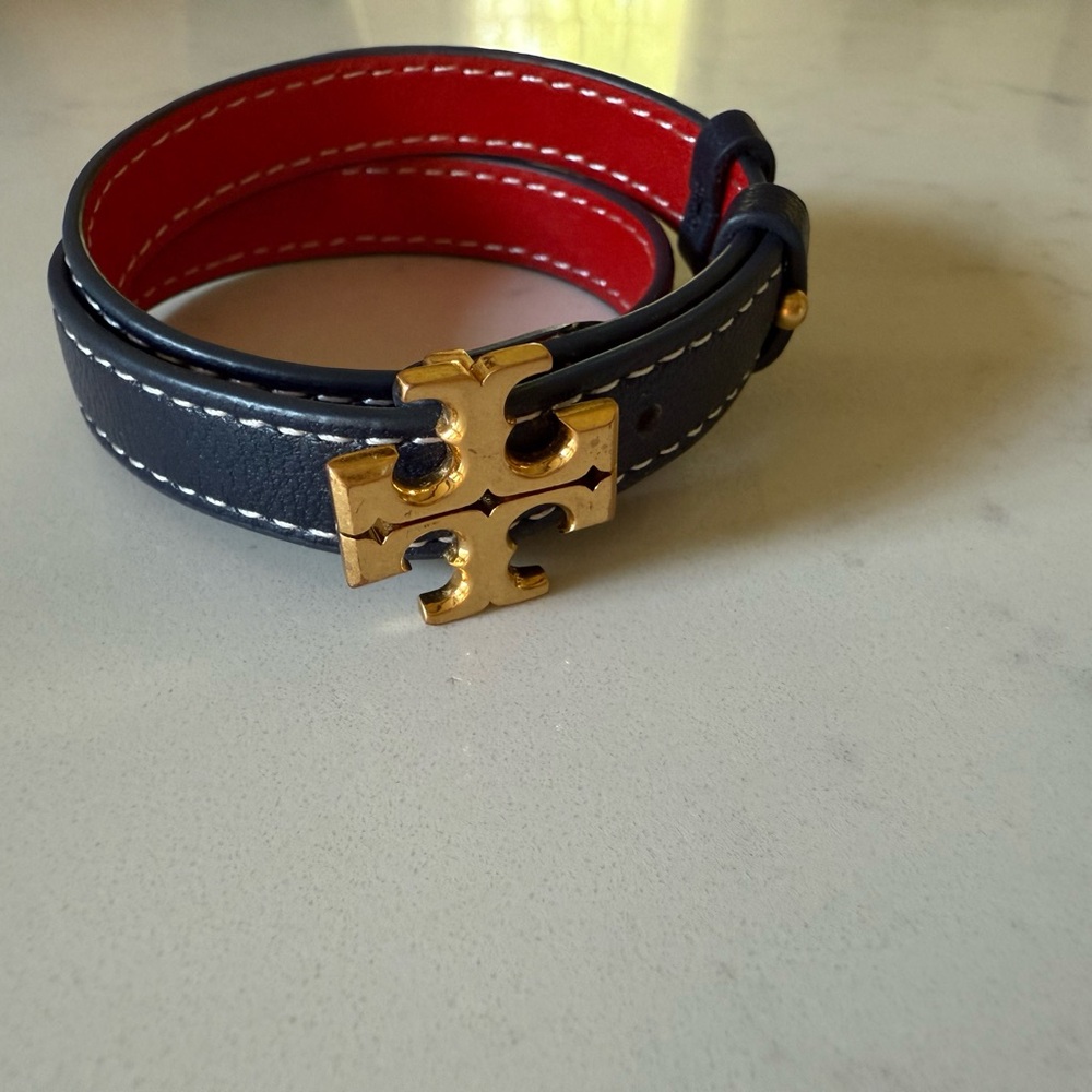 Kira Reversible Leather Wrap Logo Bracelet, Size One Size - Picture 3 of 3